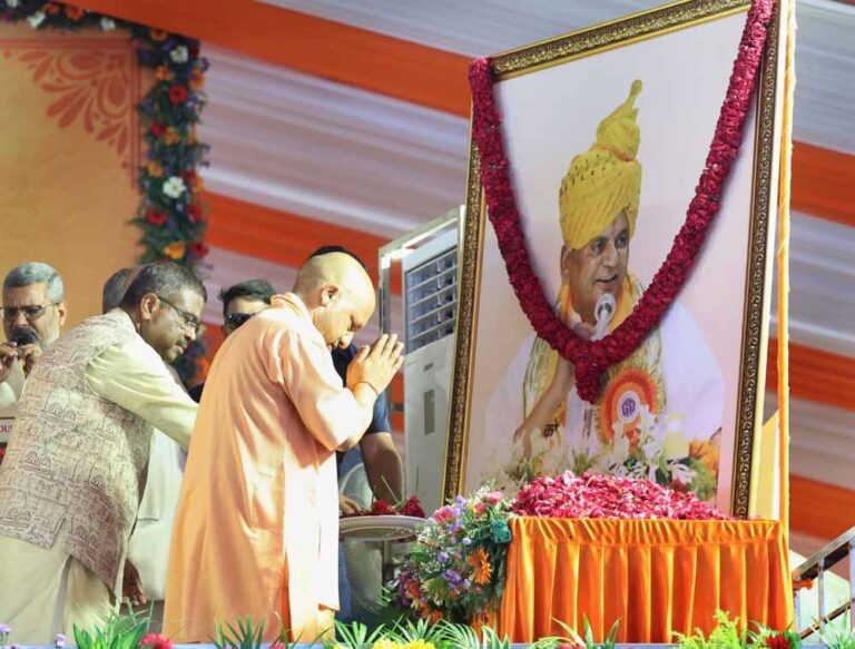 ‘बाबूजी’ की विरासत ही आज यूपी के विकास की आधारशिला बनी है: सीएम योगी