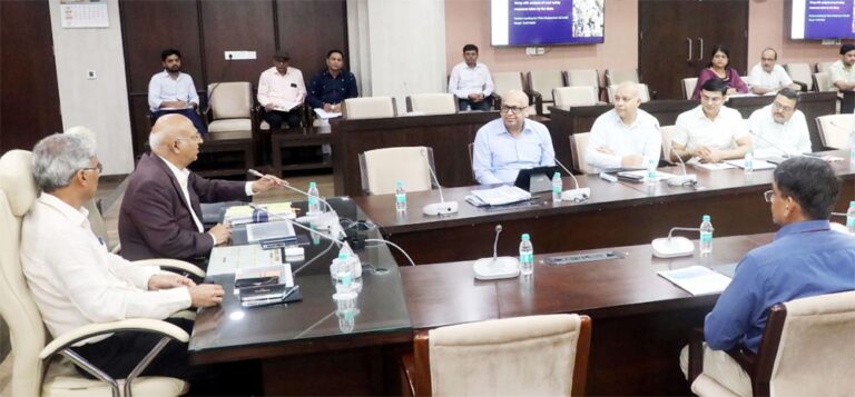 सड़क सुरक्षा को सर्वोच्च प्राथमिकता देने, लोगों की जान बचाने का आव्हान