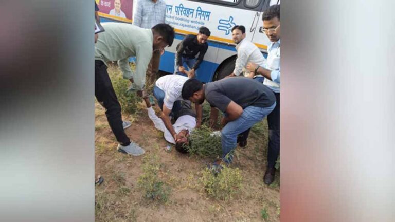 चलती बस में ड्राइवर को आया मिर्गी दौरा, यात्रियों की सूझबूझ से बचीं कई जानें