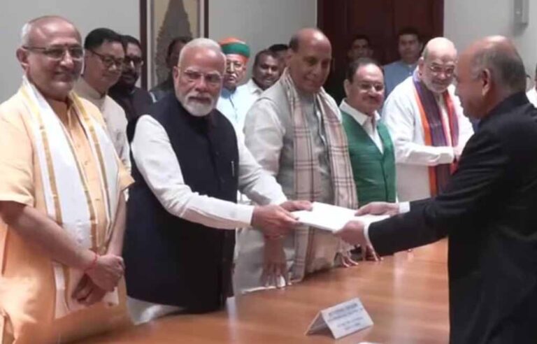 सीपी राधाकृष्णन ने उपराष्ट्रपति पद के लिए भरा नामांकन, नामांकन पत्र पर पीएम मोदी के हस्ताक्षर