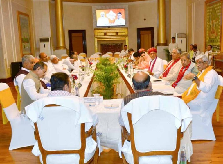 राजस्थान के सांसदों संग सीएम भजनलाल शर्मा की बैठक, केंद्र योजनाओं की रफ्तार पर जोर