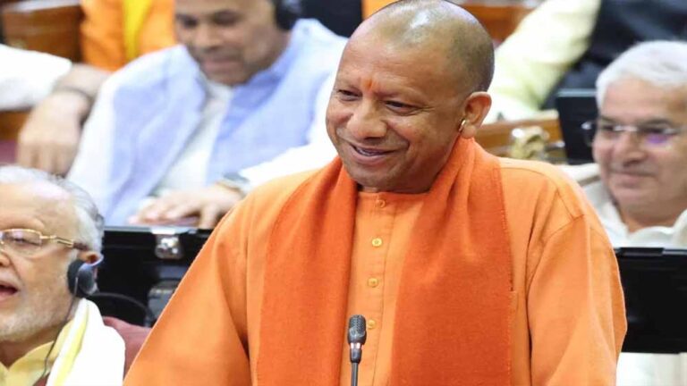 परिवार डेवलपमेंट अथॉरिटी ने विपक्ष को बनाया कूप मंडूप : योगी आदित्यनाथ