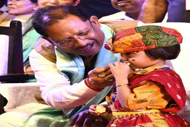 श्रीकृष्ण जन्माष्टमी उत्सव में उमड़ा आस्था का सैलाब : मुख्यमंत्री विष्णु देव साय हुए शामिल