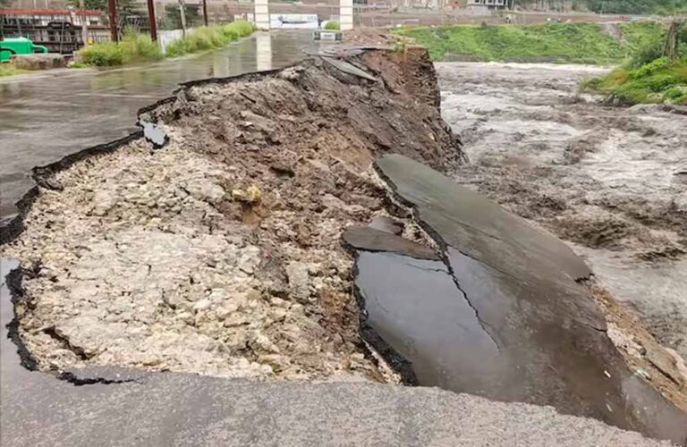 हिमाचल में मॉनसून का तांडव: कुल्लू में बादल फटा, शिमला-मंडी में भूस्खलन