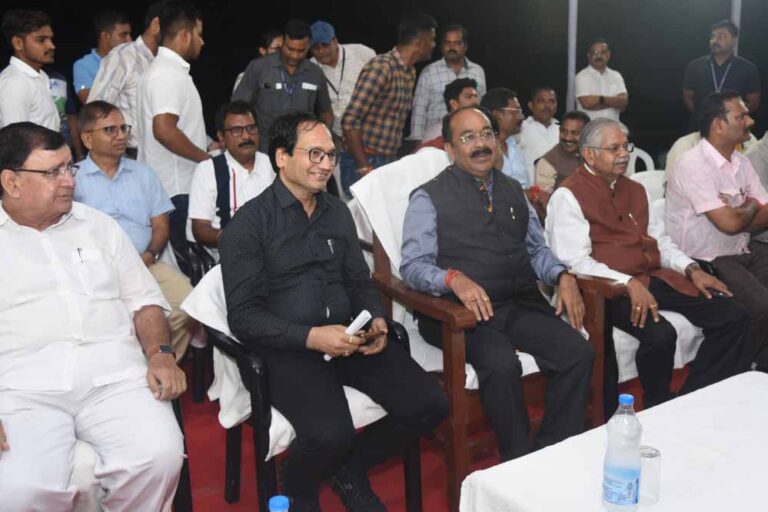 रायपुर : उप मुख्यमंत्री अरुण साव ने एकलव्य स्कूलों के राज्य स्तरीय खेल प्रतियोगिताओं का किया शुभारंभ
