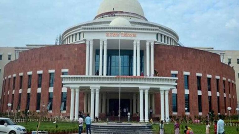 झारखंड विधानसभा में वित्त मंत्री ने पेश किया अनुपूरक बजट, कई अहम योजनाओं को मिली मंजूरी