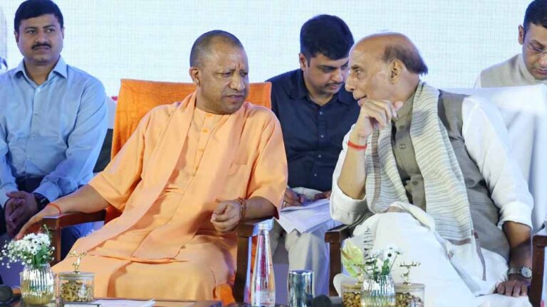 शस्त्र और शास्त्र के समन्वय से ही राष्ट्र बनेगा शक्तिशाली- सीएम योगी