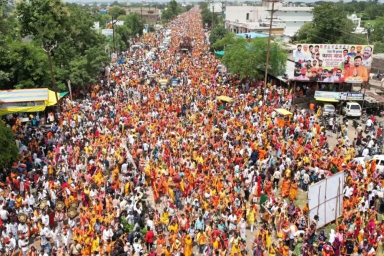 कुबेरेश्वर धाम में 6 श्रद्धालुओं की मौत पर सियासी घमासान, BJP और कांग्रेस विधायकों ने उठाए सवाल