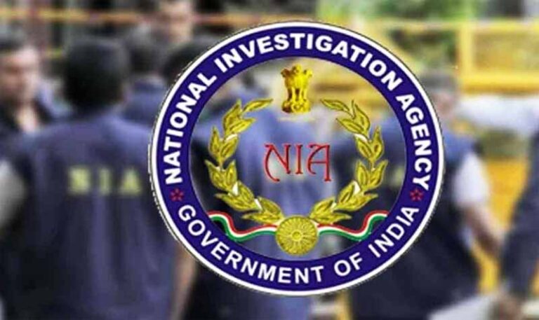 कुख्यात अपराधी राहुल मुखिया के घर पर पुलिस का छापा, आवाजाही पर पाबंदी से हड़कंप