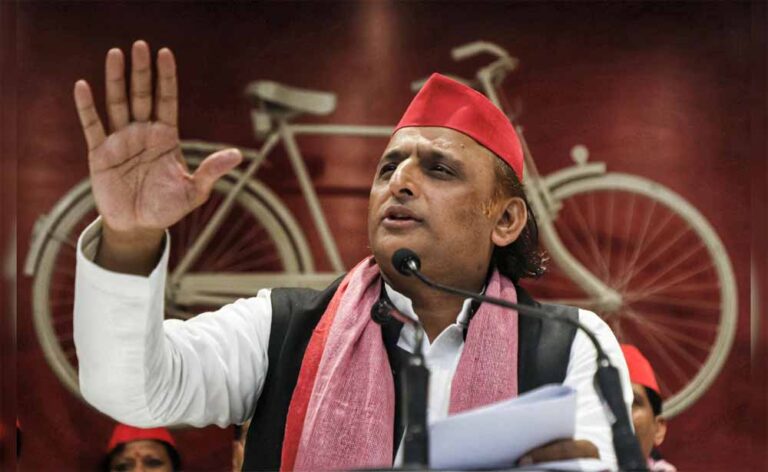 अखिलेश यादव का वार, चीन पर निर्भरता से डगमगा रहे भारतीय उद्योग