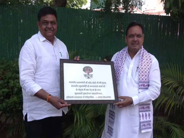 ‘हरियालो राजस्थान’: CM भजनलाल शर्मा ने पौधारोपण की सफलता पर पोस्टर विमोचन किया