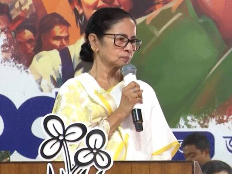 CM ममता बनर्जी का हमला- वोटिंग का हक किसी से नहीं छिनने दूंगी
