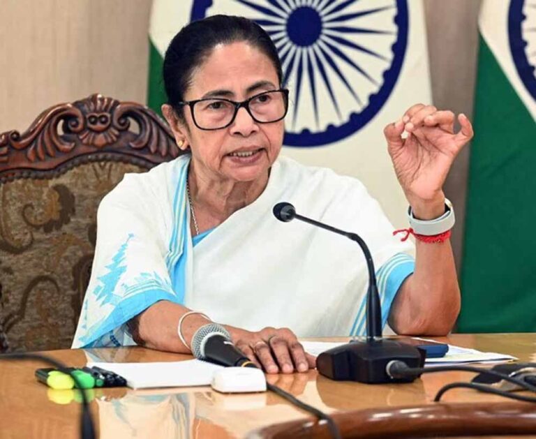 ममता बनर्जी ने केंद्र के खिलाफ मोर्चा खोला, SIR पर सेंसर मोशन के लिए बुलाया विशेष सत्र