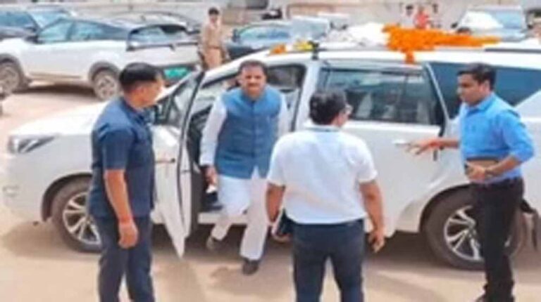 मऊगंज में स्वास्थ्य सेवाओं को बेहतर बनाने प्राथमिकता से कराए जा रहे हैं कार्य: उप मुख्यमंत्री शुक्ल