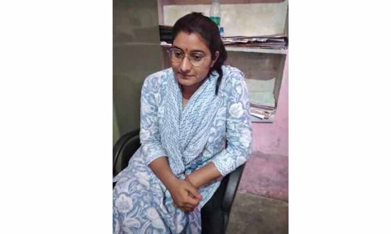 ग्राम विकास अधिकारी सोनाक्षी यादव रिश्वतखोरी में रंगे हाथों पकड़ी, एसीबी ने की कार्रवाई