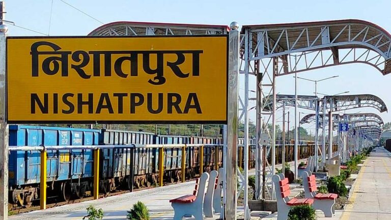 भोपाल का 500 करोड़ का निशातपुरा रेलवे स्टेशन: ट्रेनें रुकती हैं, पर यात्री नहीं उतरते