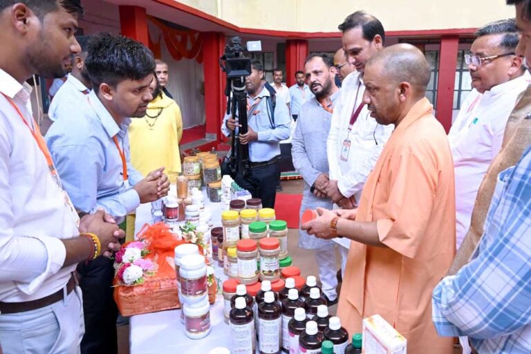 पंडित दीन दयाल जी के मंत्र में असंभव को संभव बनाने की शक्ति : योगी आदित्यनाथ