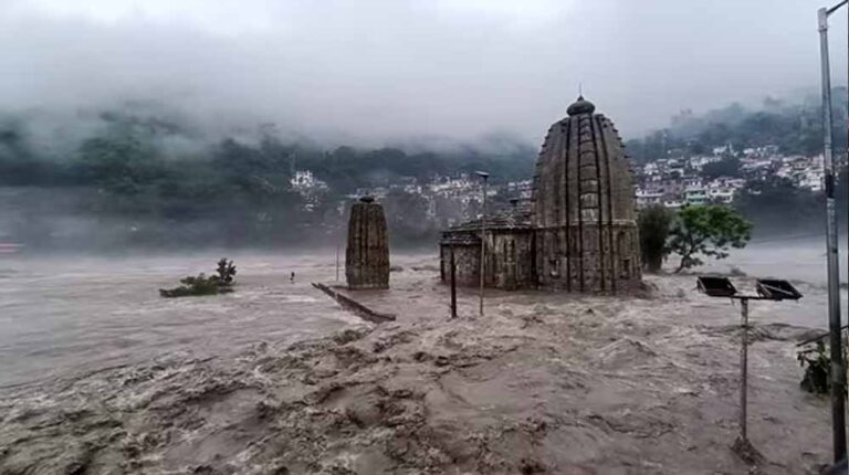 हिमाचल में रिकॉर्ड बारिश! 76 साल का टूटा रिकॉर्ड, 3056 करोड़ की संपत्ति नष्ट