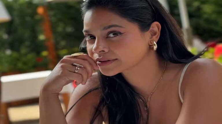 कपिल शर्मा की ऑन-स्क्रीन वाइफ सुमोना पर दिन दहाड़े …….. , कार घिरी भीड़ में