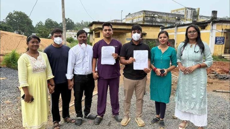 डॉक्टरों ने नक्सलियों का पोस्टमार्टम करने से किया इनकार, भत्ते की उठी मांग