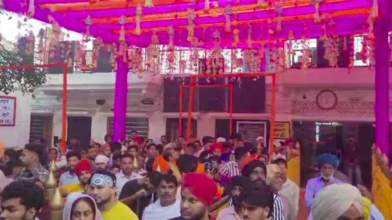 नैना देवी धाम में उमड़ी श्रद्धालुओं की भीड़, हरियाणा के डिप्टी स्पीकर ने भी किए दर्शन