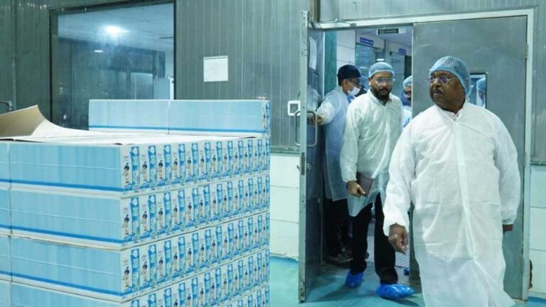 रायपुर : कृषि मंत्री रामविचार नेताम गुजरात में आयोजित ‘राइजिंग एग्री समिट’ में हुए शामिल