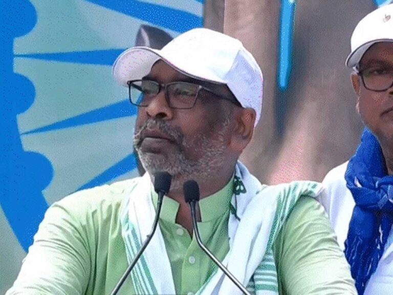 पटना में ‘वोट अधिकार यात्रा’ में सीएम हेमंत हुए शामिल