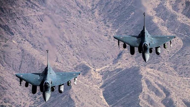 HAL तैयार: इंजन देरी के बावजूद अक्टूबर में मिलेगी पहली LCA Mk1A फाइटर जेट की डिलीवरी