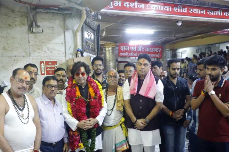 महाकाल दरबार में आशुतोष राणा, नंदी हॉल से किए दर्शन और सुनाया शिव तांडव स्त्रोत