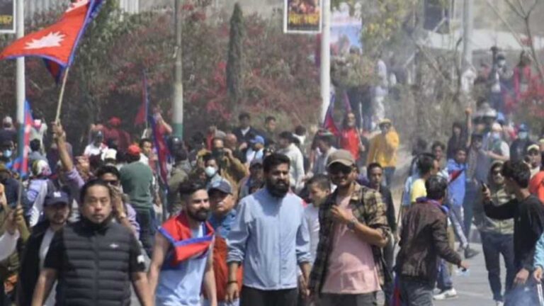 नेपाल में हिंसक प्रदर्शन: 20 की मौत, 100 घायल; PM ओली के इस्तीफे की मांग तेज