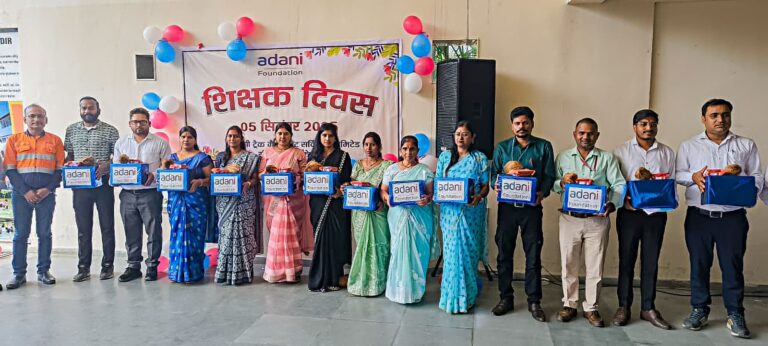 40 सरकारी स्कूलों और अन्य परियोजना के 120 से अधिक शिक्षक सम्मानित