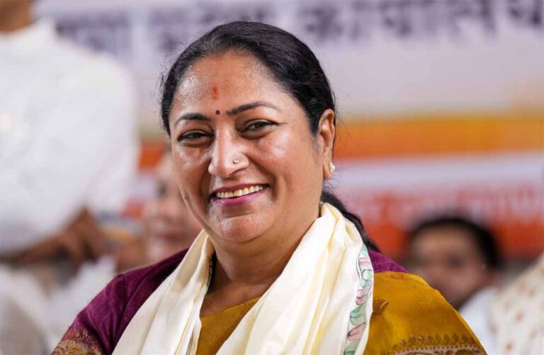 छठ पर्व पर सीएम रेखा गुप्ता का ऐतिहासिक निर्णय: दिल्ली में यमुना के दोनों किनारों पर होगी पूजा