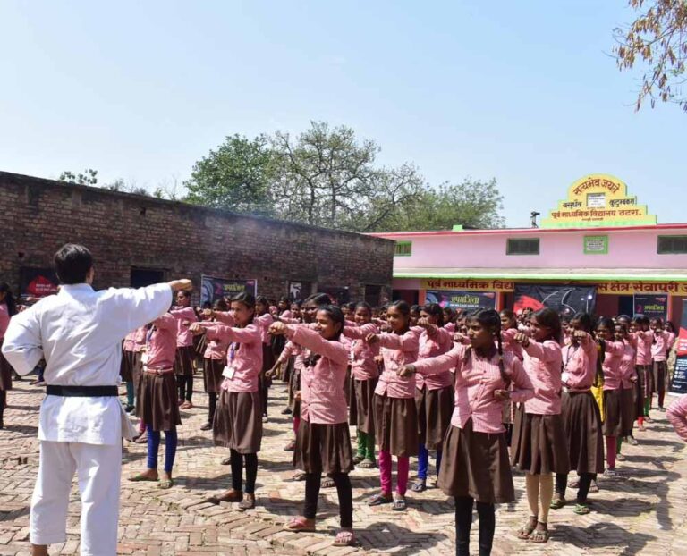 ‘सेल्फ डिफेन्स’ से बालिकाओं को आत्मनिर्भरता की राह दिखा रहीं ज्योति