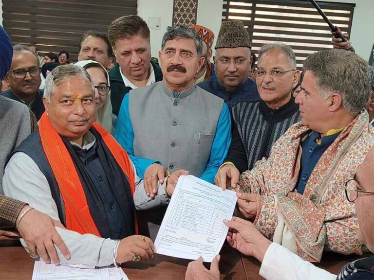 उमर अब्दुल्ला को राज्यसभा चुनाव में लगा बड़ा झटका, कौन हैं सतपाल शर्मा? जिसने तोड़े 4 MLA