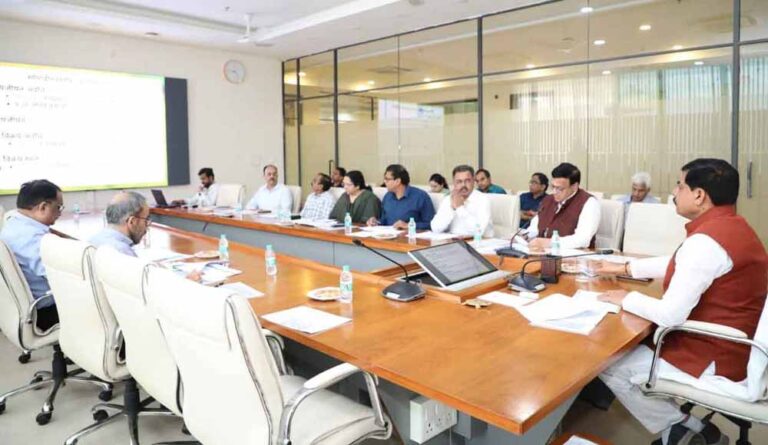 किसानों को भावांतर योजना से जुड़ी सम्पूर्ण प्रक्रिया में कोई असुविधा न आने दें : मुख्यमंत्री यादव