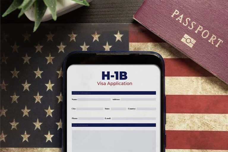 H-1B वीजा पर फिर मंडराया खतरा, ट्रंप प्रशासन कर सकता है कड़े बदलाव – भारतीयों की बढ़ेगी चिंता