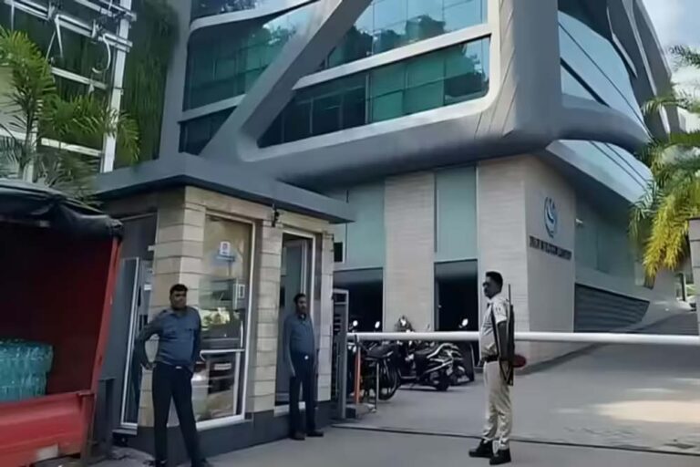 MP के दूसरे सबसे अमीर शख्स पर इनकम टैक्स की गुप्त छापेमारी, भोपाल पुलिस तक को नहीं लगी भनक