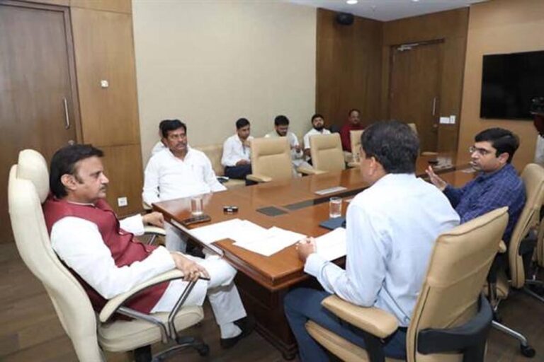 उप मुख्यमंत्री  शुक्ल से सांसद  कुशवाह ने की सौजन्य भेंट, ग्वालियर क्षेत्र में स्वास्थ्य सेवाओं के सुदृढ़ीकरण पर हुई चर्चा