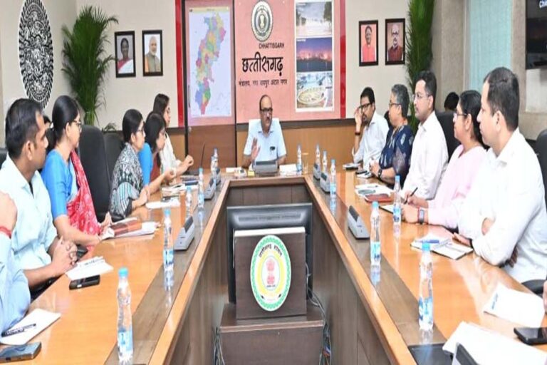 रायपुर : मुख्यमंत्री के निर्देशों पर त्वरित अमल सुनिश्चित करें: मुख्य सचिव  विकास शील