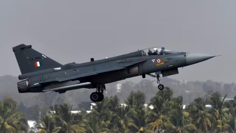 तेजस Mk‑1A ने भरी पहली उड़ान — राजनाथ सिंह ने HAL की नई जेट लाइन का किया उद्घाटन