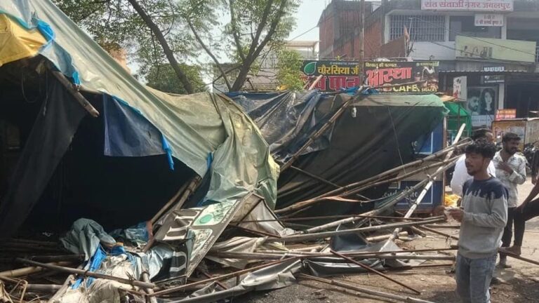 जबलपुर: विजय नगर की 20 साल पुरानी अवैध चौपाटी पर चला नगर निगम का बुलडोजर