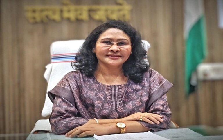 बालोद : जिले में भव्य एवं गरिमामय ढंग से आयोजित हो जिला स्तरीय राज्योत्सव समारोह: कलेक्टर श्रीमती मिश्रा