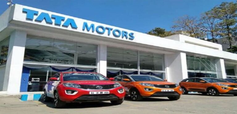 दिवाली में Tata Motors की गाड़ियों की धूम, शोरूम पर लगी भीड़