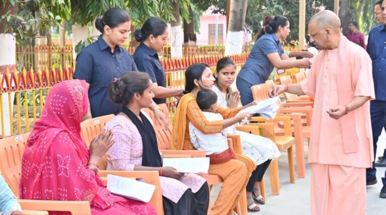 जन समस्याओं के प्रति बनें संवेदनशील, कराएं त्वरित समाधान: मुख्यमंत्री
