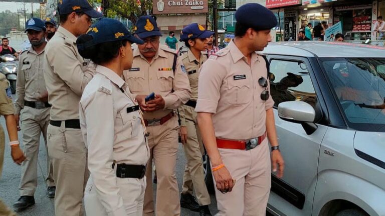 इंदौर के चेकिंग पॉइंट पर 6 नवंबर से दिखेगी नई पुलिस टेक्नोलॉजी, बॉडी कैमरा और POS मशीन के साथ