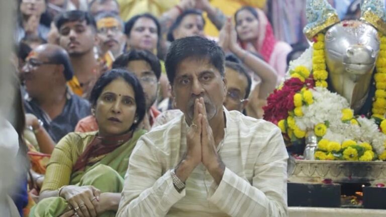 पूर्व क्रिकेटर श्रीकांत ने उज्जैन में महाकाल के दर्शन किए, भस्म आरती में शामिल होकर लिया आशीर्वाद