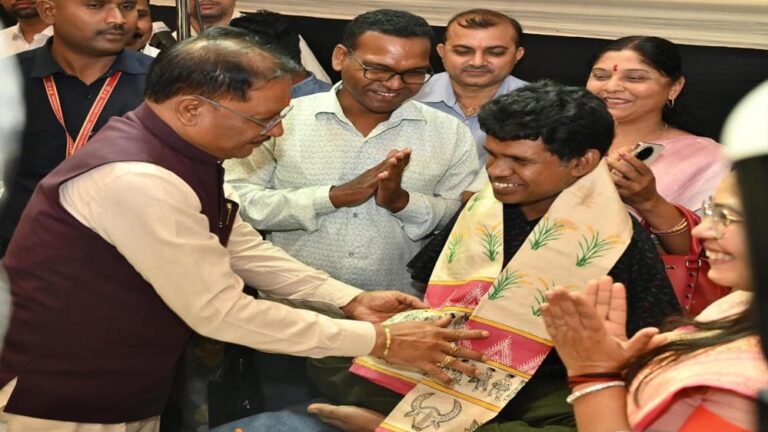 रायपुर : दिव्यांगजनों के सशक्तिकरण के लिए सरकार संकल्पित – मुख्यमंत्री  विष्णुदेव साय
