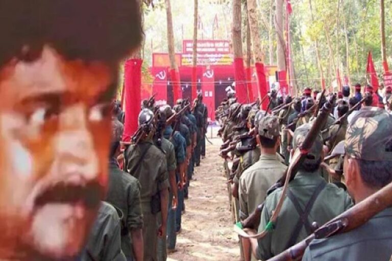 25 लाख के इनामी माओवादी नेता बंडी प्रकाश ने किया सरेंडर, तेलंगाना DGP के सामने छोड़ा हथियार