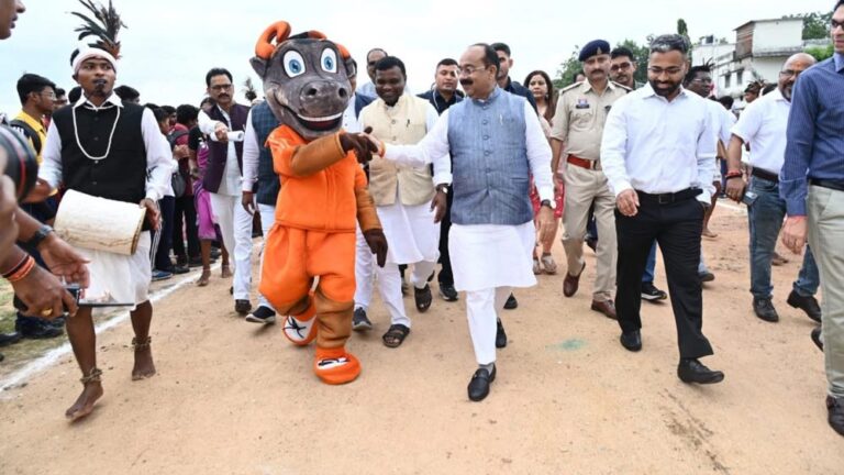 रायपुर : उप मुख्यमंत्री अरुण साव ने विकासखंड स्तरीय बस्तर ओलंपिक का किया शुभारंभ