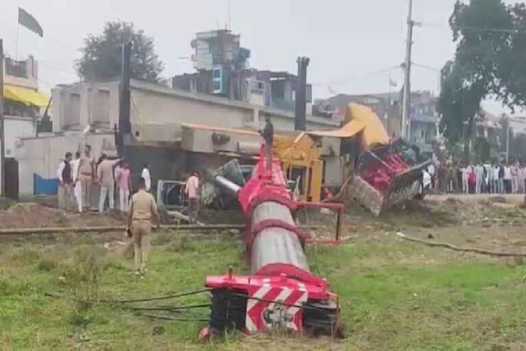 धार: पिथमपुर-सागौर रेलवे ब्रिज निर्माण में क्रेन पलटी, दो की मौत